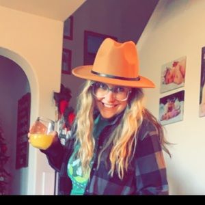 Meet your Posher, Caroline